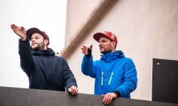 komp_Matěj Pospíchal a Vítězslav Stránský při plánování příbramské trati.jpg